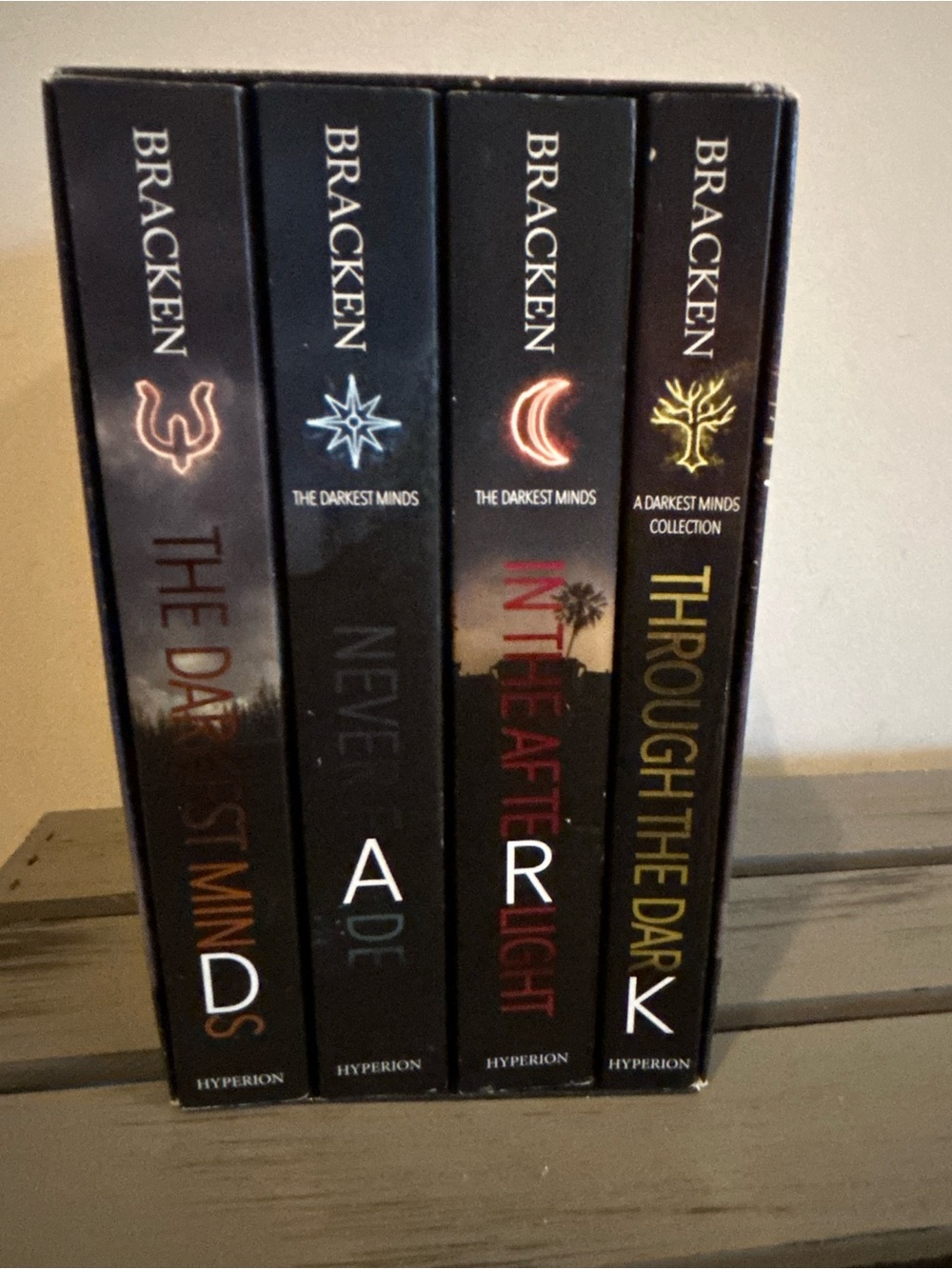 Alexandra Bracken The Darkest Minds 4 Book Boxed Set EUC